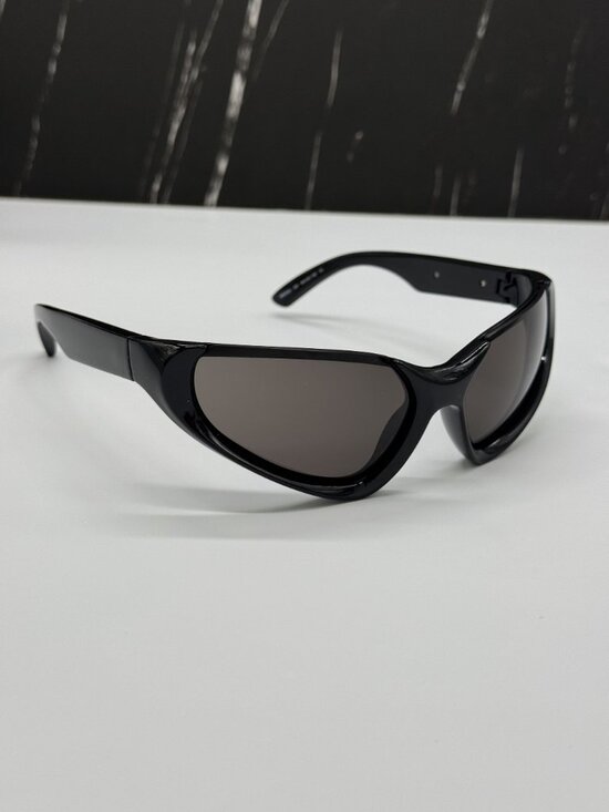 NEW BALENCIAGA BB0202S 001 BLACK OVERSIZED WOMEN SUNGLASSES BALENCIAGA EYEWEAR main image 9